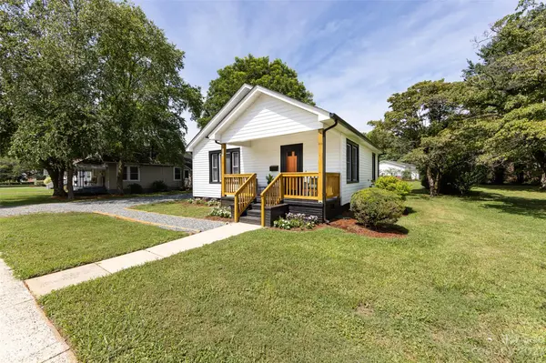 1005 N Main ST N, Lowell, NC 28098
