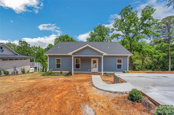 6276 Lynchburg RD, Hickory, NC 28601