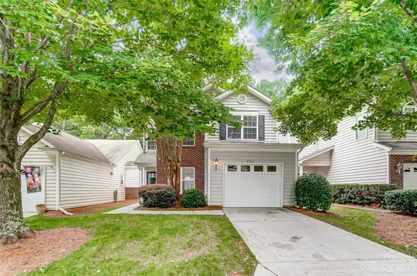 4914 Sunset Ridge CT, Charlotte, NC 28269