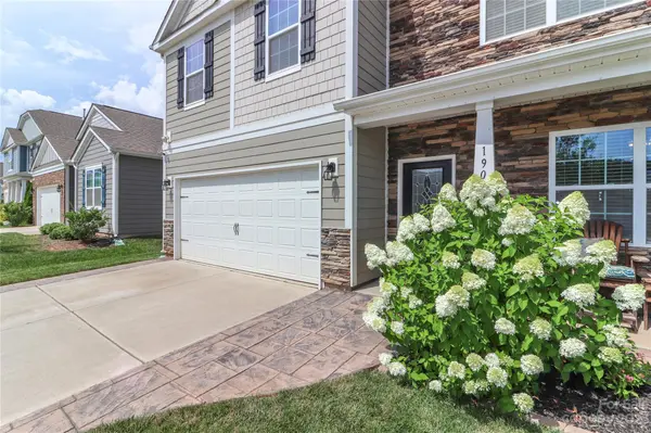 190 Atwater Landing DR, Mooresville, NC 28117