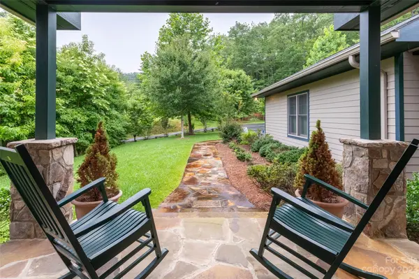 90 Racoon RDG, Almond, NC 28702
