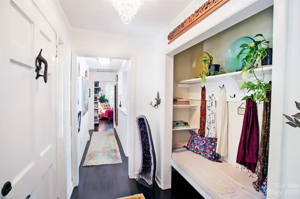 311 W Lake AVE, Hendersonville, NC 28739