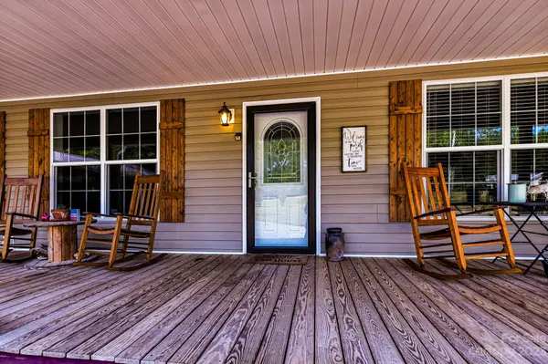 637 High Rock Crusher RD, Wadesboro, NC 28170