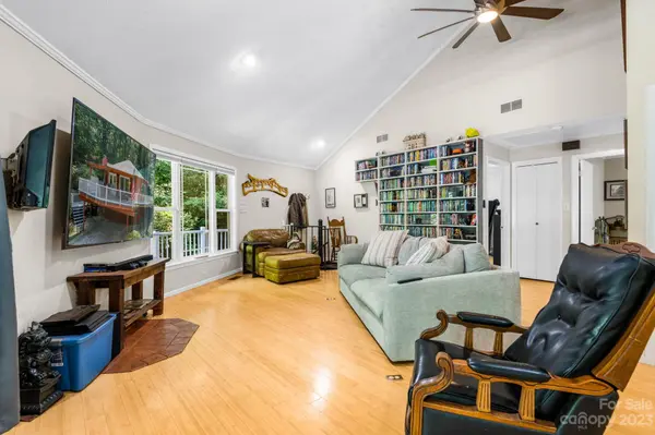 1332 Fairway DR, Newton, NC 28658