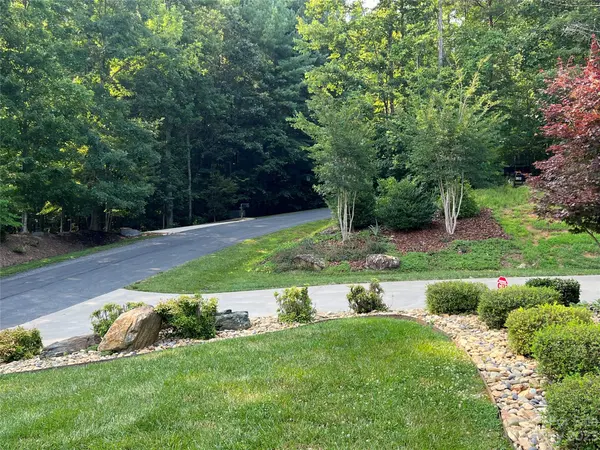 2569 Brittany DR, Lenoir, NC 28645