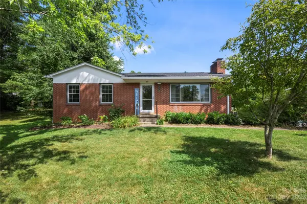 39 Avery Creek RD, Arden, NC 28704