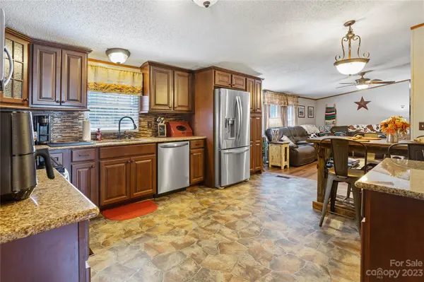 5027 Pine Springs DR, Bessemer City, NC 28016