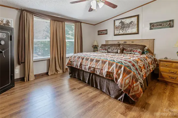 5027 Pine Springs DR, Bessemer City, NC 28016