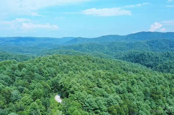 1130 Sampson RD, Lenoir, NC 28645