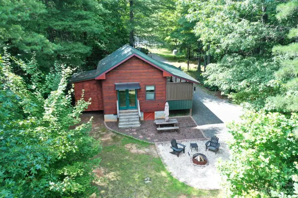 1130 Sampson RD, Lenoir, NC 28645