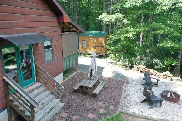 1130 Sampson RD, Lenoir, NC 28645