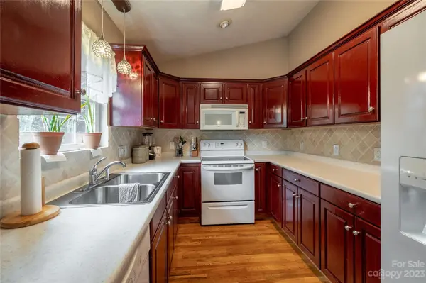 521 Hopewell RD, Morganton, NC 28655