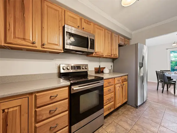 243 Wood Lily DR, Canton, NC 28716