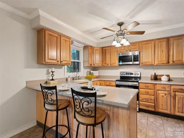 243 Wood Lily DR, Canton, NC 28716