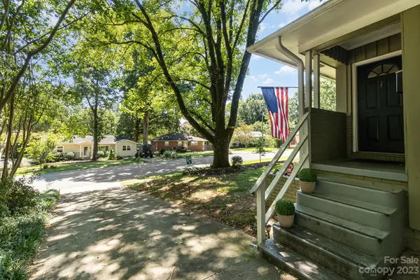 543 Manhasset RD, Charlotte, NC 28209