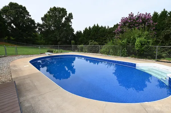 1311 Duckworth DR, Morganton, NC 28655
