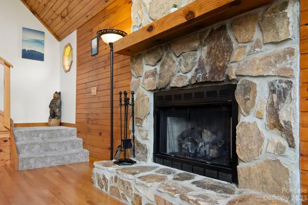 74 Appalachian TRL, Maggie Valley, NC 28751