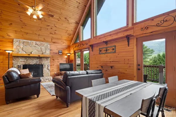 74 Appalachian TRL, Maggie Valley, NC 28751