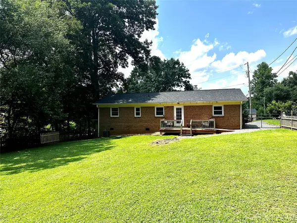 8026 Oak ST, Hickory, NC 28602