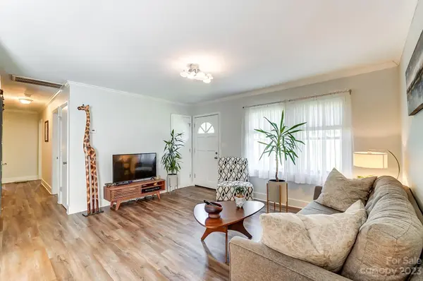 325 Cabarrus AVE, Mooresville, NC 28115