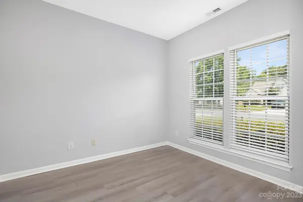 124 Gabriel DR, Mooresville, NC 28115