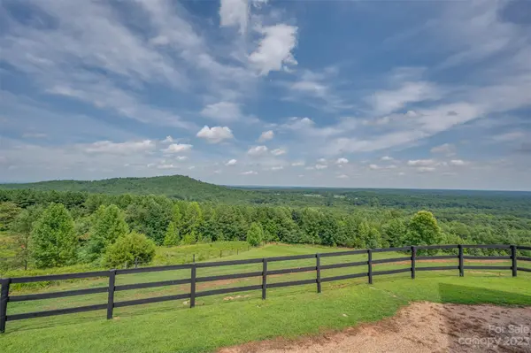 51 Mountain Spur CT, Columbus, NC 28722