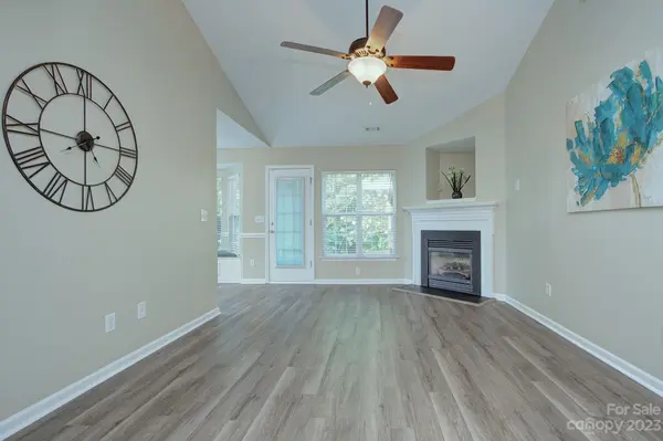 537 Chase Brook DR, Rock Hill, SC 29732