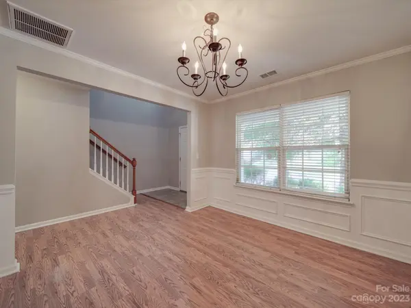 8713 Sedgeburn DR, Charlotte, NC 28278