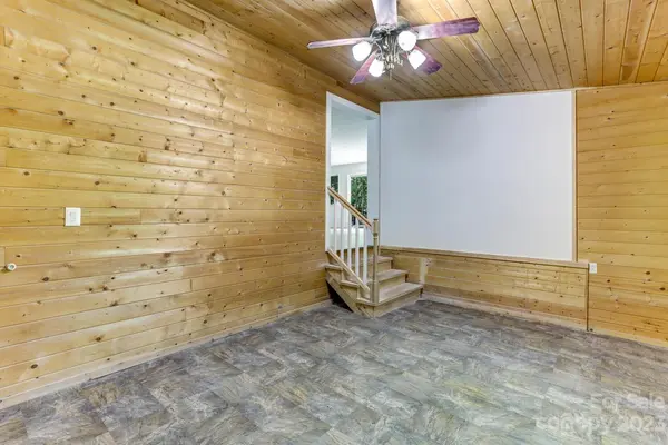 67 Watauga Heights RD, Franklin, NC 28734
