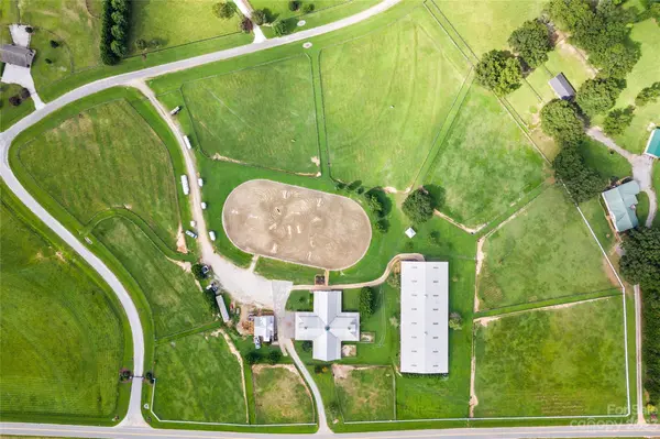 10035 New Cut RD, Campobello, SC 29322