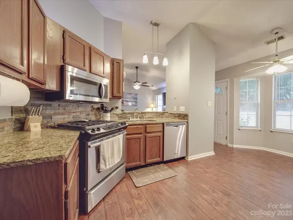 5701 Ebley LN, Charlotte, NC 28227