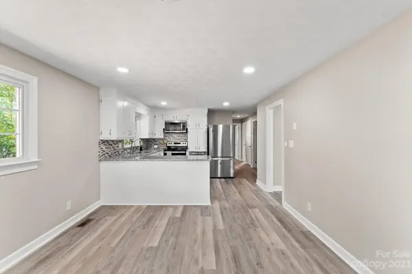 69 Telephone Exchange RD, Hickory, NC 28601