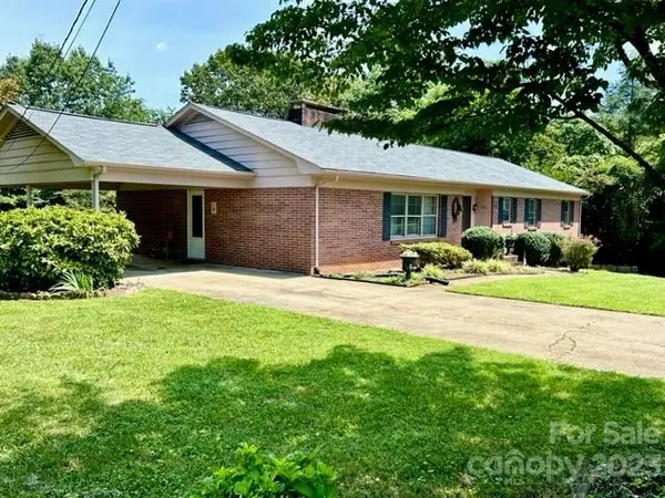 1013 Randolph CIR SE,  Lenoir,  NC 28645
