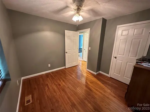 3596 Clarks Chapel RD, Lenoir, NC 28645