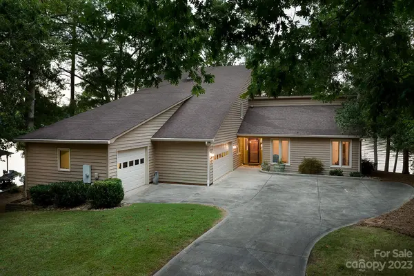 16334A Croatan CT, Norwood, NC 28128