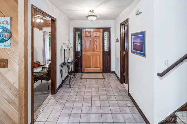 16334A Croatan CT, Norwood, NC 28128