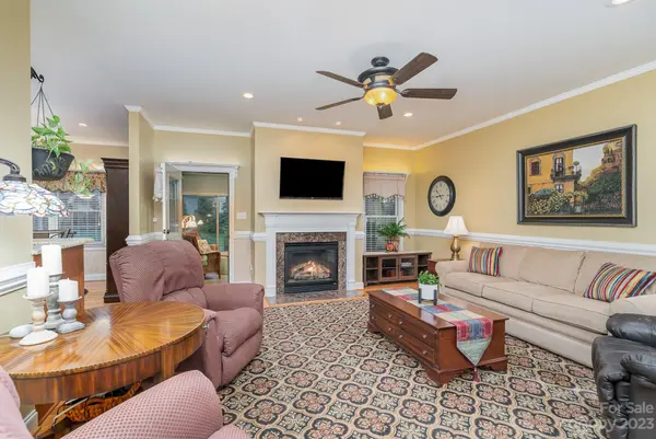 150 Saddlewood LN, Statesville, NC 28625