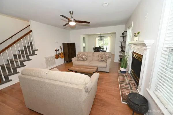 730 4th Avenue DR NW, Hickory, NC 28601