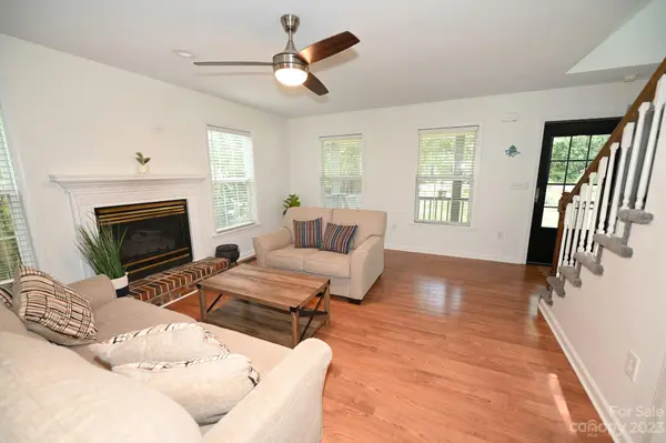 730 4th Avenue DR NW, Hickory, NC 28601