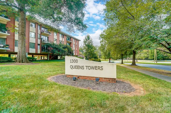 1300 Queens RD #212, Charlotte, NC 28207