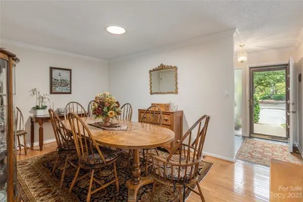 461 Crowfields DR, Asheville, NC 28803