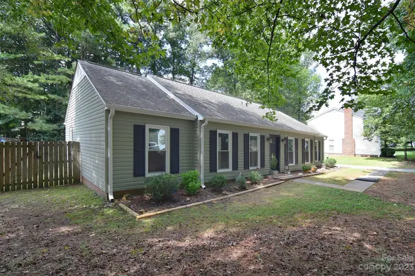 4209 Saint Audrey PL, Charlotte, NC 28269