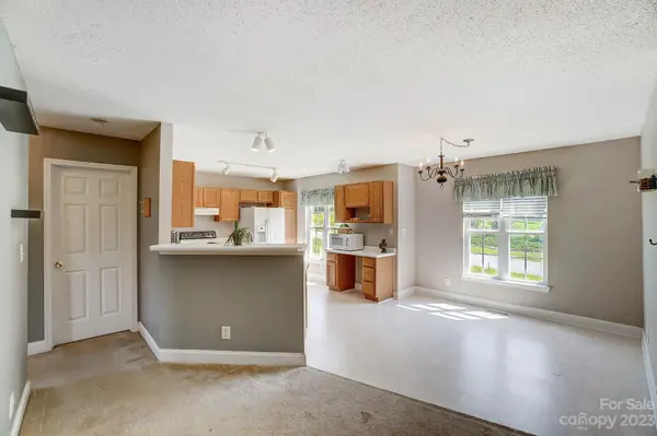 103 Falling Leaf LN, Statesville, NC 28677
