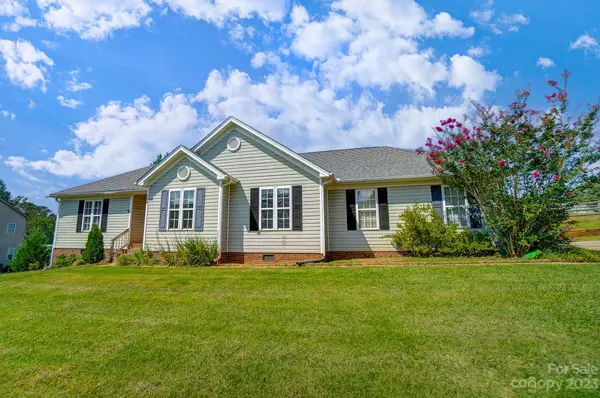 103 Falling Leaf LN, Statesville, NC 28677