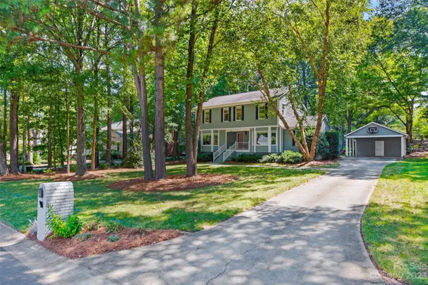 208 Sardis Grove LN, Matthews, NC 28105
