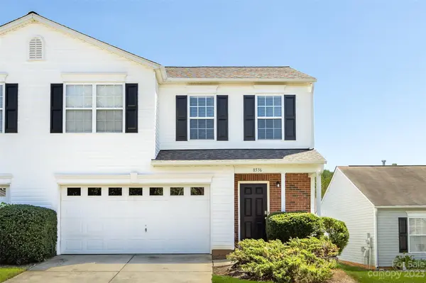 8536 Westhope ST, Charlotte, NC 28216