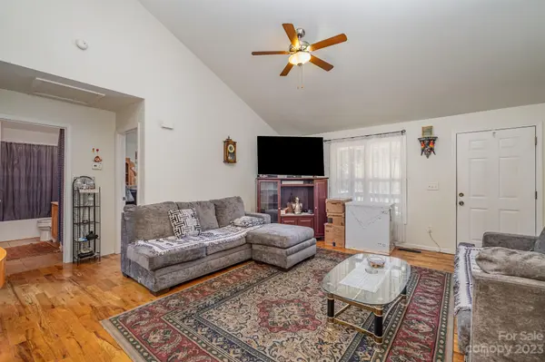 3447 Country Acres DR, Maiden, NC 28650