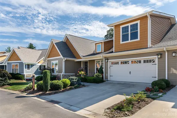 61 Creekside View DR, Asheville, NC 28804