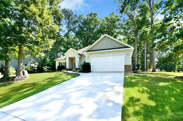 157 Autumn Grove LN, Mooresville, NC 28115