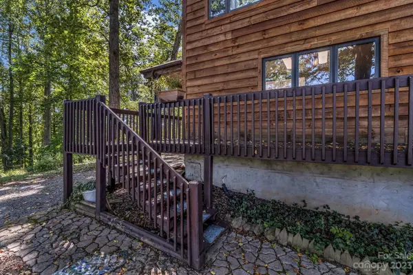 344 Timberlane DR, Clyde, NC 28721
